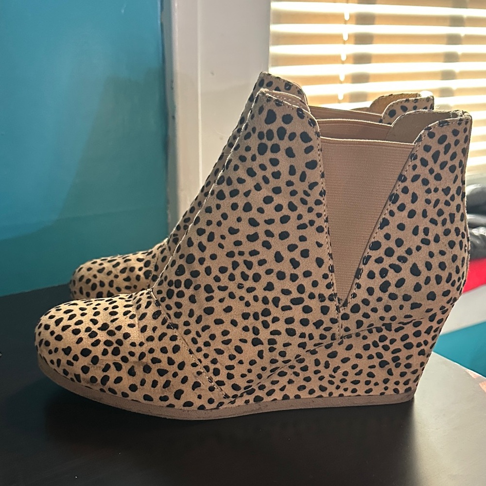 Cityclassified Tan and Black Wedge Booties